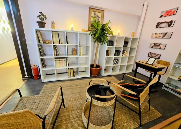 Roja Moderna Hasta 3 Huespedes Centrica, Comoda Y Con Excelente Conectividad Holiday home