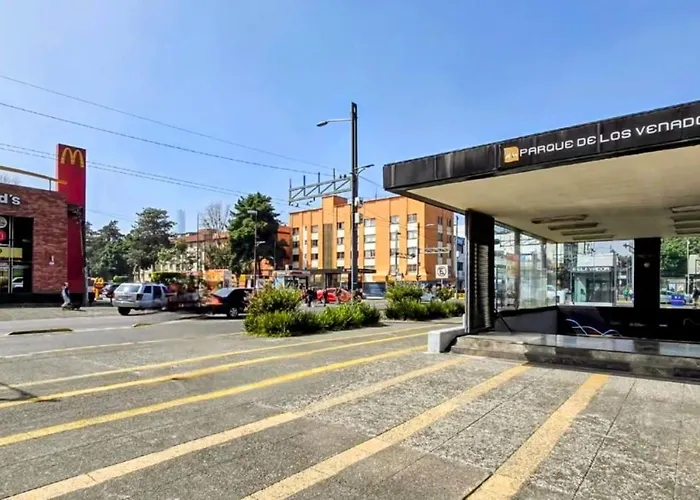 Roja Moderna Hasta 3 Huespedes Centrica, Comoda Y Con Excelente Conectividad Mexico City