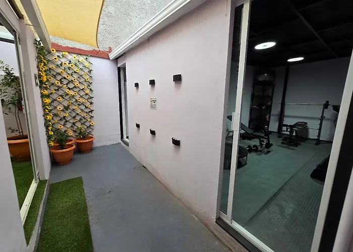 Roja Moderna Hasta 3 Huespedes Centrica, Comoda Y Con Excelente Conectividad Holiday home